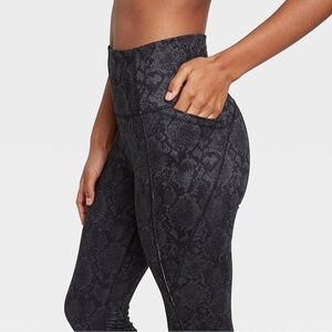 All in Motion Black Snake Skin Contour Power Waist High-Rise Leggings Size Large